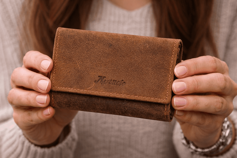 záber ženskej peňaženky mk